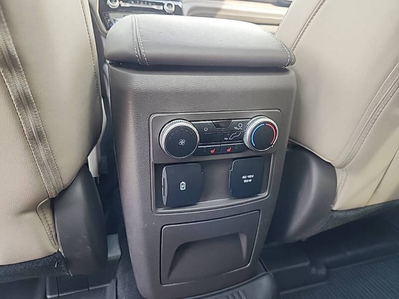 2022 Ford Explorer Hybrid Platinum