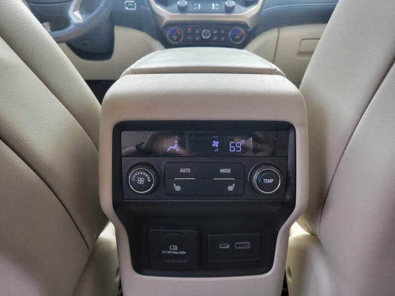 2020 GMC Acadia Denali