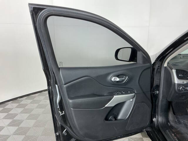 2017 Jeep Cherokee Overland