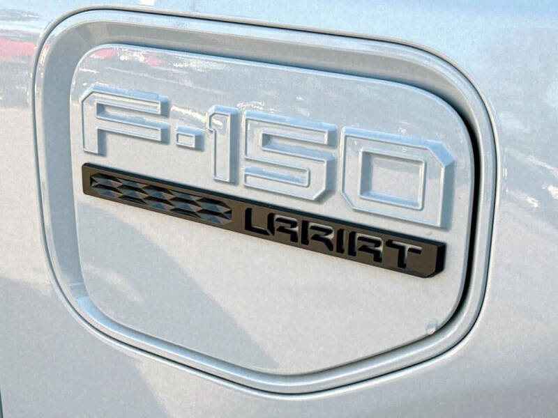 2022 Ford F-150 Lightning Lariat