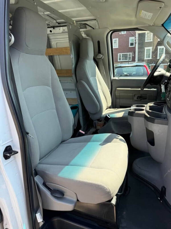 2011 Ford E-Series E-250