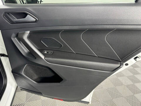 2022 Volkswagen Tiguan SE R-Line Black