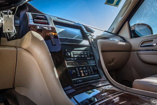 2012 Cadillac Escalade Luxury