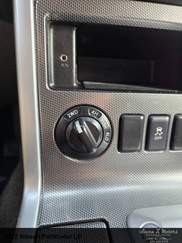 2012 Nissan Pathfinder LE