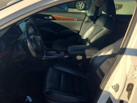 2017 Kia Cadenza Premium