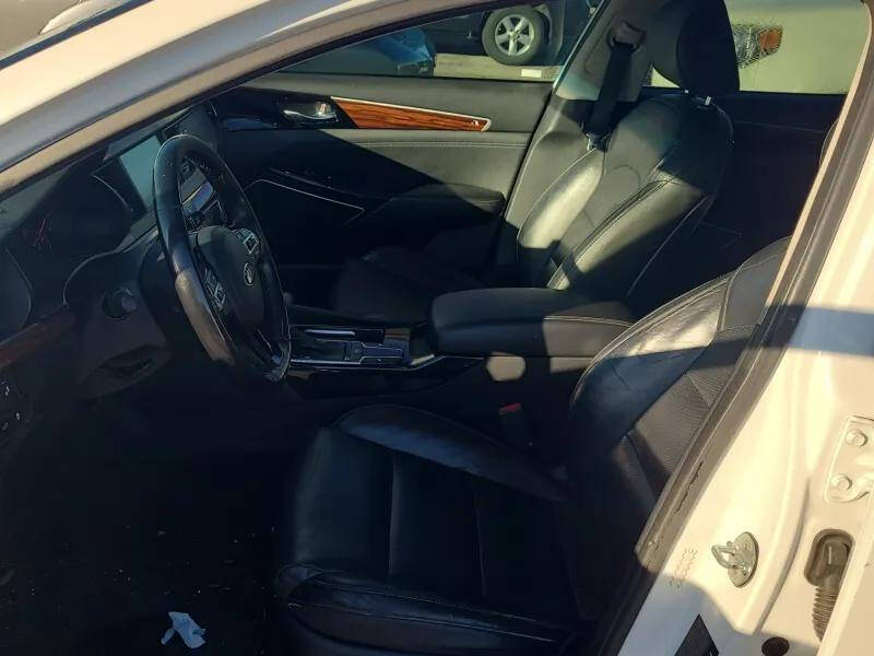 2017 Kia Cadenza Premium