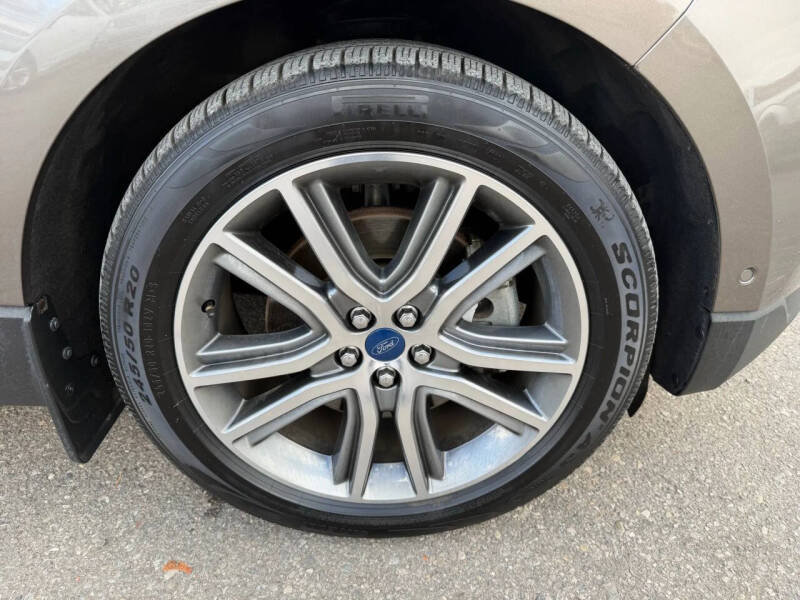 2019 Ford Edge Titanium