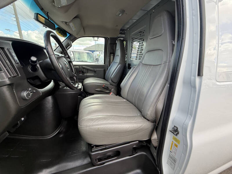 2022 GMC Savana 2500