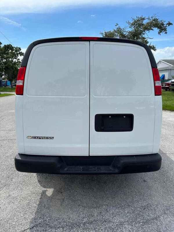 2024 Chevrolet Express 2500