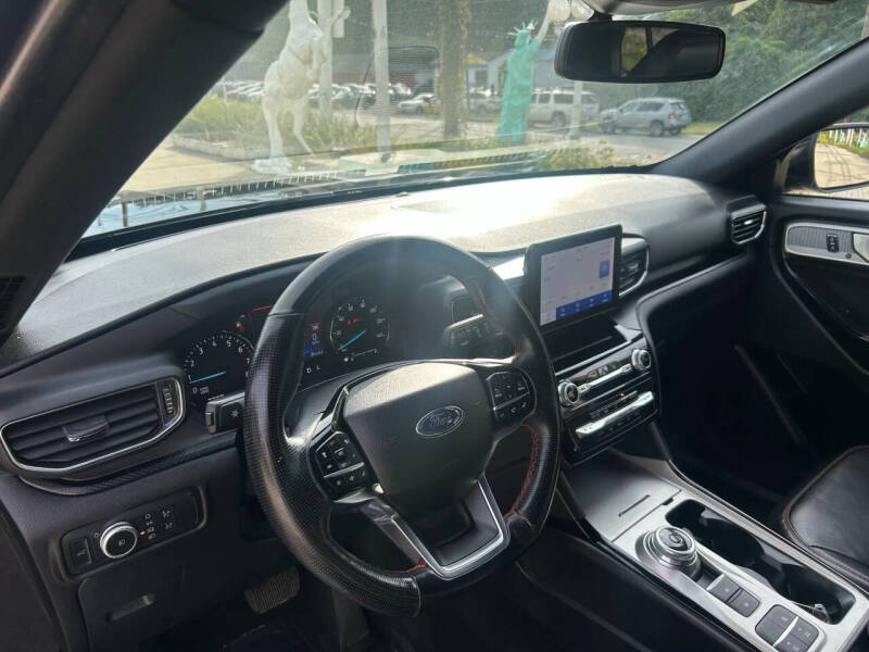 2022 Ford Explorer ST-Line