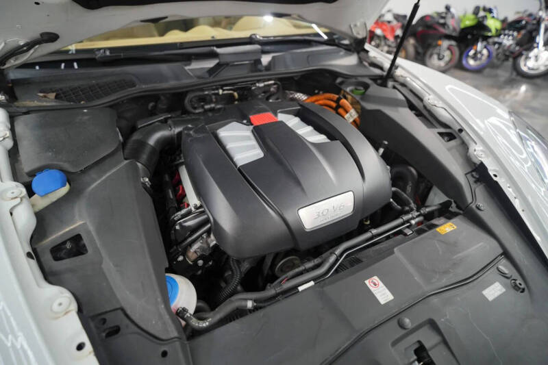 2014 Porsche Cayenne S Hybrid