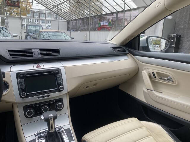 2010 Volkswagen CC Luxury