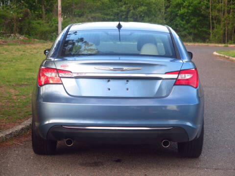 2011 Chrysler 200 Limited