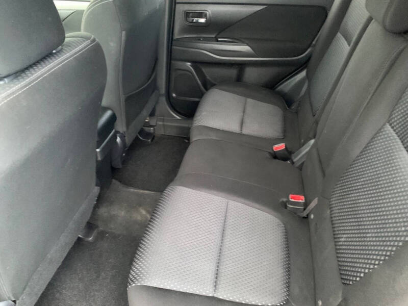 2018 Mitsubishi Outlander ES