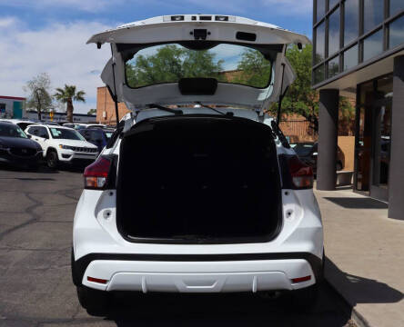 2023 Nissan Kicks SR