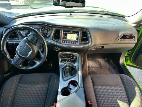 2017 Dodge Challenger SXT