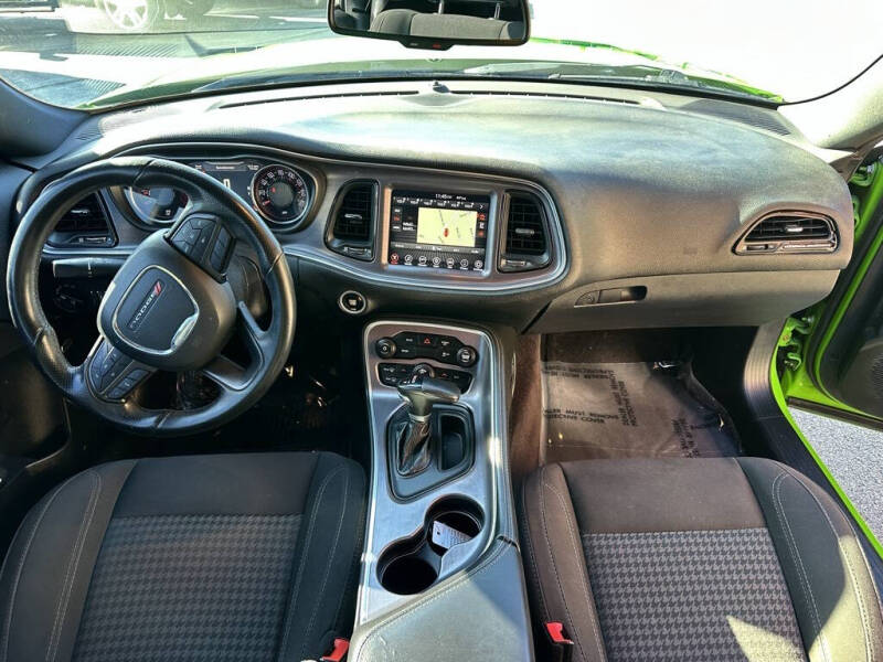 2017 Dodge Challenger SXT