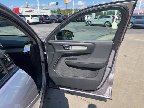 2026 Volvo XC40 B5 Plus