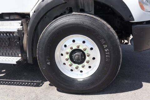 2013 Freightliner M2 112