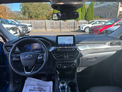 2022 Ford Escape Titanium