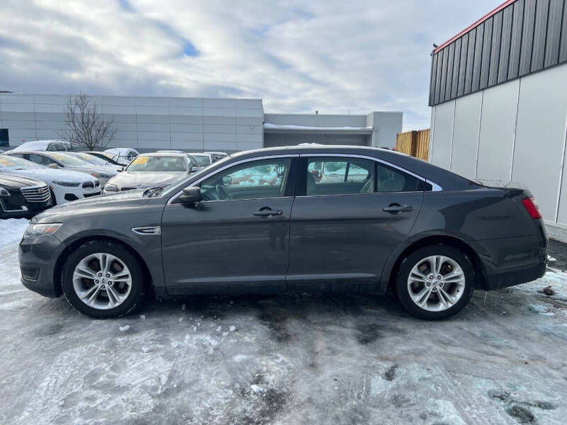 2016 Ford Taurus SE