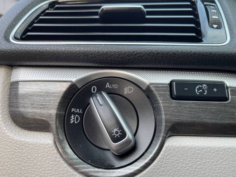 2016 Volkswagen Passat 1.8T SE