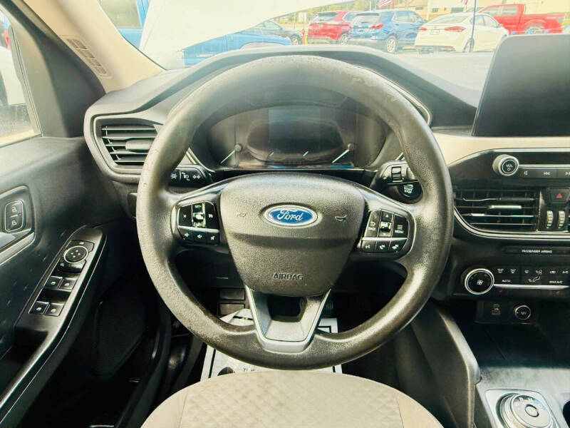 2020 Ford Escape SE