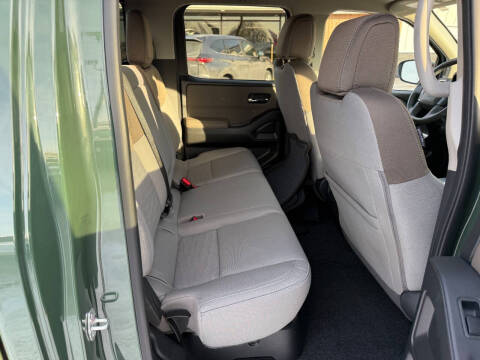 2023 Nissan Frontier SV