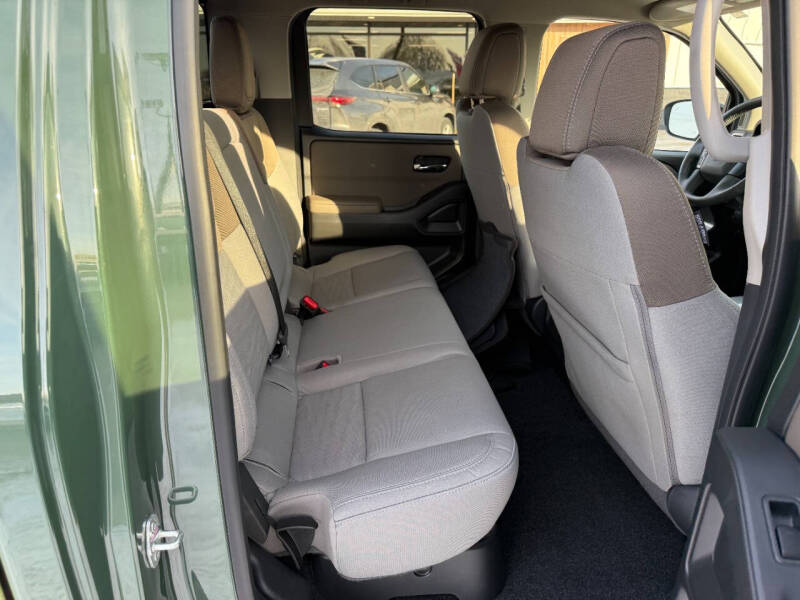 2023 Nissan Frontier SV