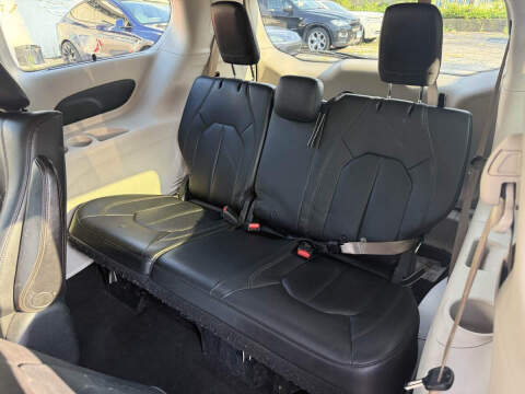 2018 Chrysler Pacifica Hybrid Touring L