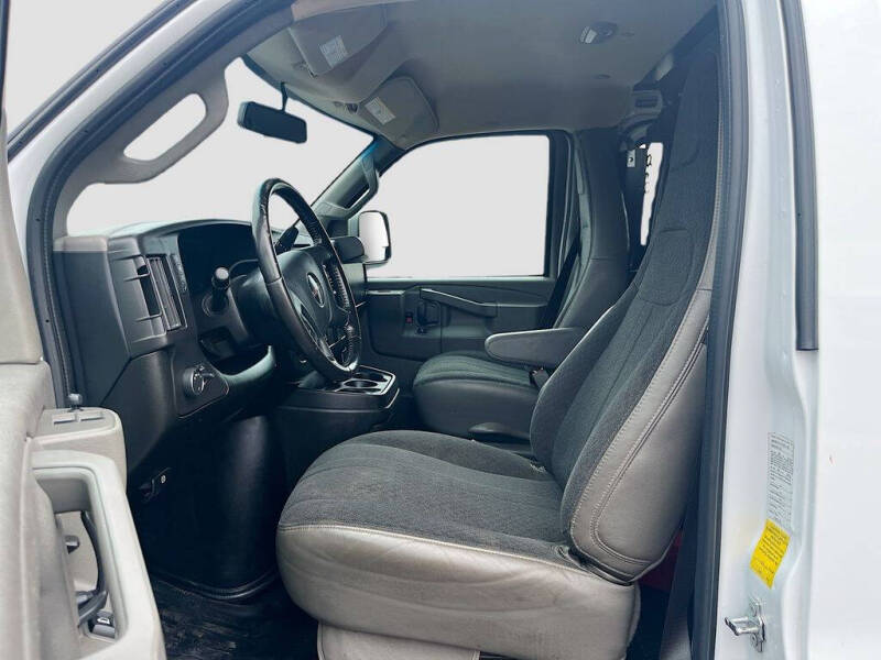 2024 GMC Savana 2500