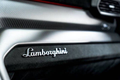 2023 Lamborghini Urus Performante