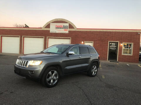 2013 Jeep Grand Cherokee for sale at Family Auto Finance OKC LLC in Oklahoma City OK