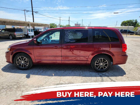 2017 Dodge Grand Caravan for sale at Meadows Motor Company in Cleburne TX