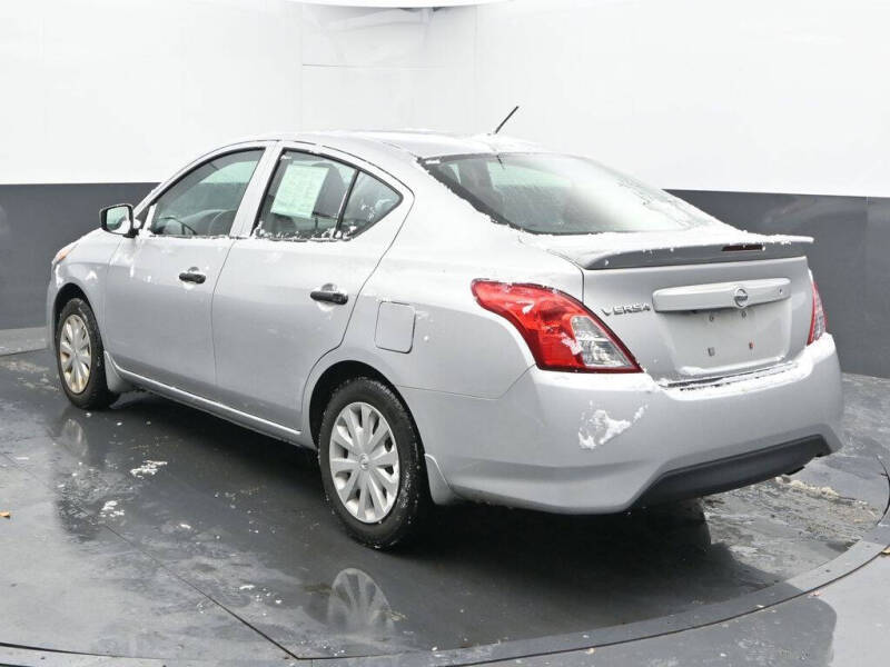 2019 Nissan Versa S Plus