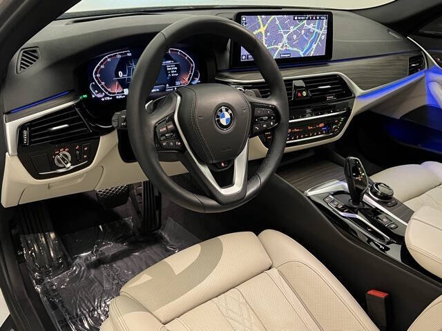 2022 BMW 5 Series 530i