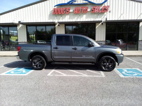 2015 Nissan Titan for sale at DOUG'S AUTO SALES INC in Pleasant View TN