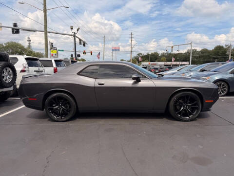 2017 Dodge Challenger SXT