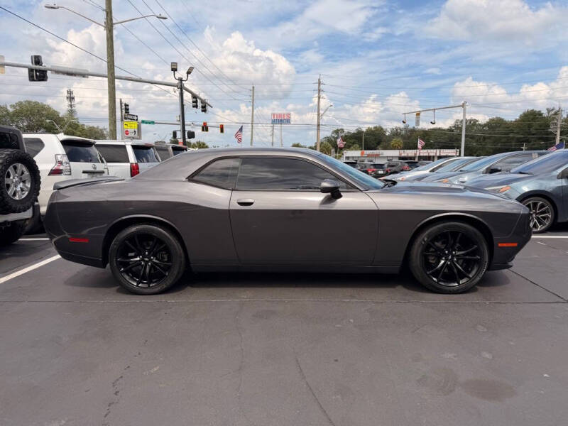 2017 Dodge Challenger SXT