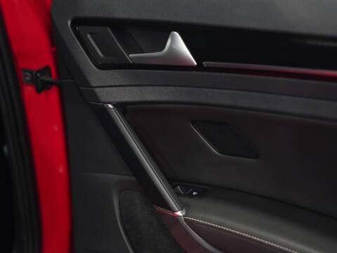 2016 Volkswagen Golf R 4Motion