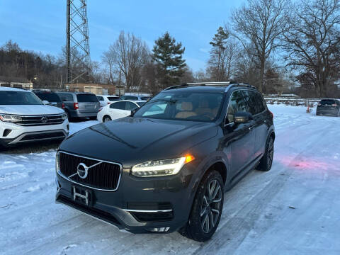 2017 Volvo XC90 T6 Momentum