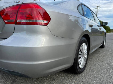 2014 Volkswagen Passat 1.8T S PZEV
