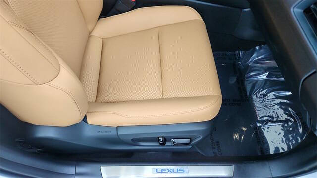 2023 Lexus UX 250h Premium