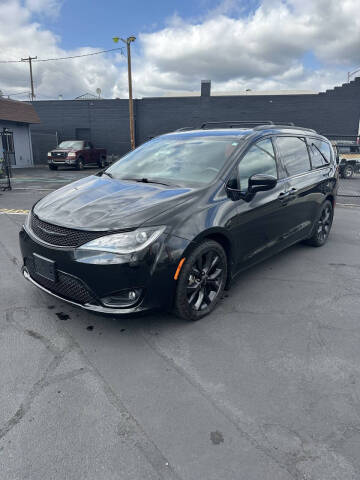 2018 Chrysler Pacifica Touring L Plus