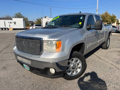 2011 GMC Sierra 2500HD for sale at Auto Mercado in Clovis CA