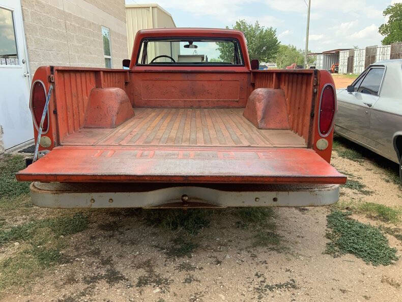 1969 Dodge D200 Pickup