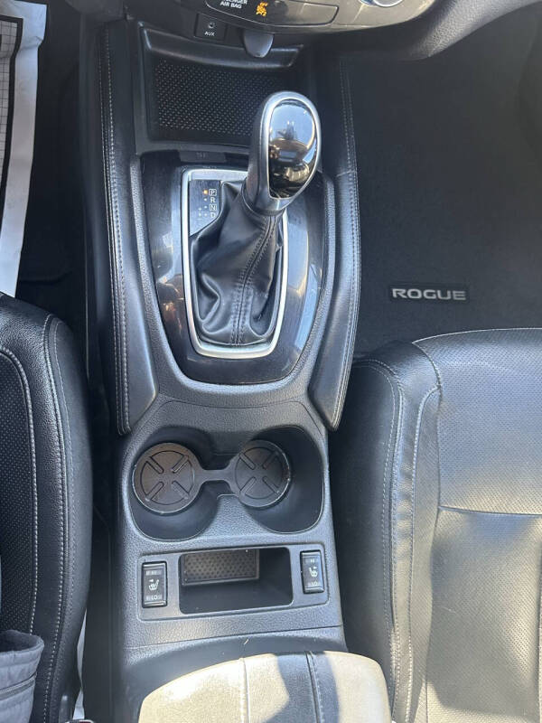 2017 Nissan Rogue SV