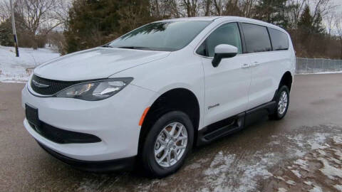 2023 Chrysler Voyager LX