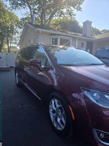 2017 Chrysler Pacifica Touring-L Plus