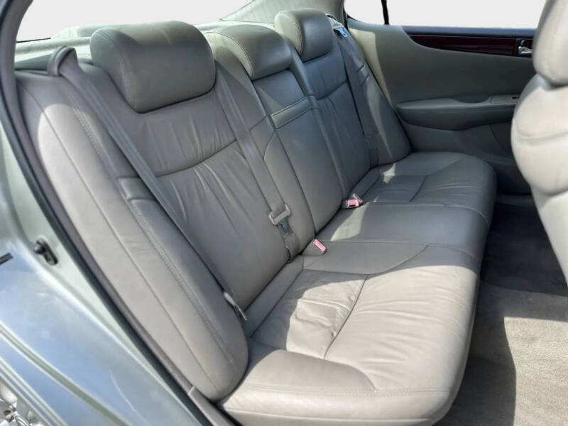 2004 Lexus ES 330